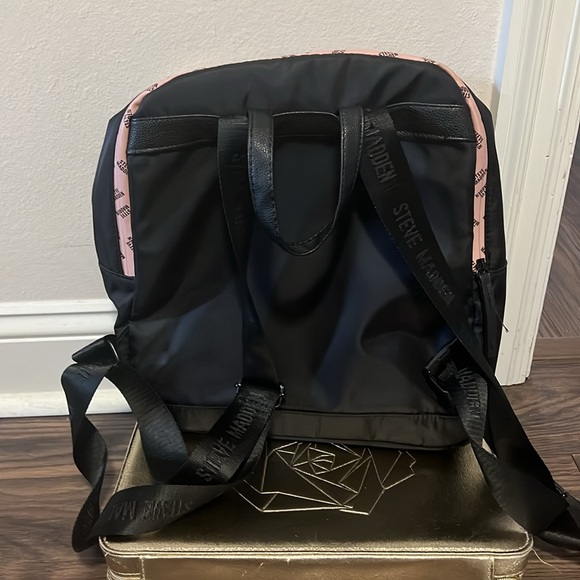 Steve Madden backpack - Picture 3 of 8
